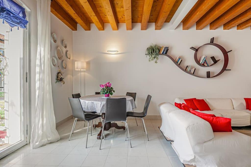 Three Floors Home Венеция Екстериор снимка